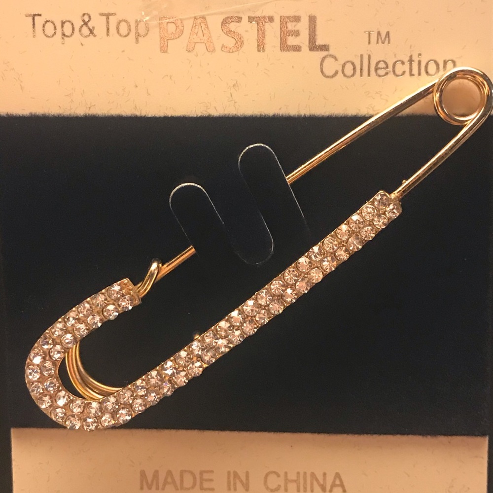 Safety pin Brooch
